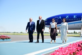 President Ilham Aliyev and First Lady Mehriban Aliyeva arrived in Bukhara from Tashkent - VIDEO 