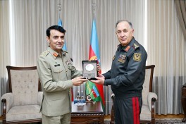 Chief of General Staff of Azerbaijan Army meets with Pakistani delegation