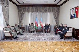 Chief of General Staff of Azerbaijan Army meets with Pakistani delegation