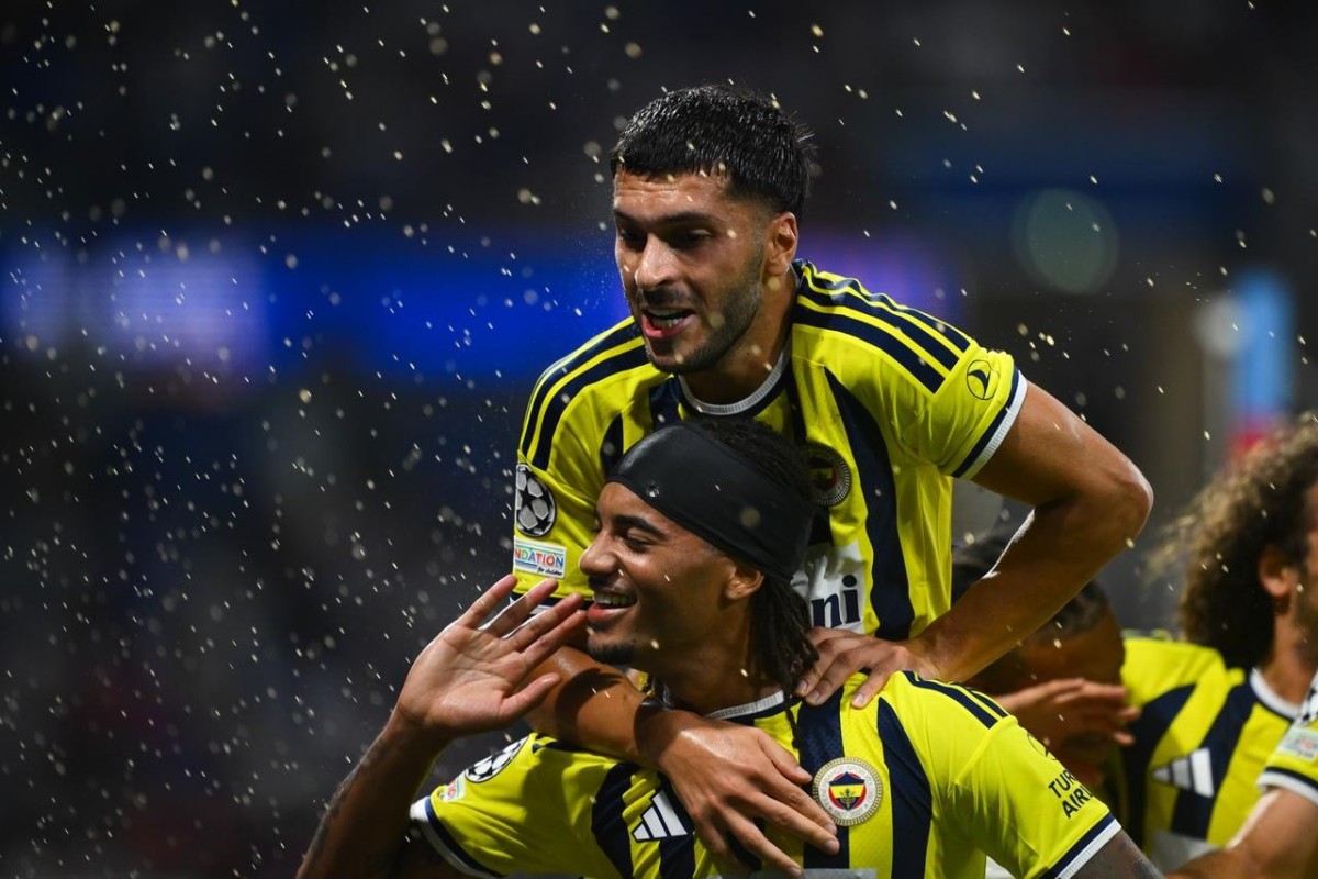 Fenerbahce qualifies for Champions League league phase, beating Lyon 2-1