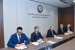 Austrian Ambassador presents copy of credentials to Jeyhun Bayramov