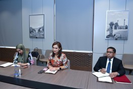 Malaysia’s new ambassador presents copy of credentials to Jeyhun Bayramov