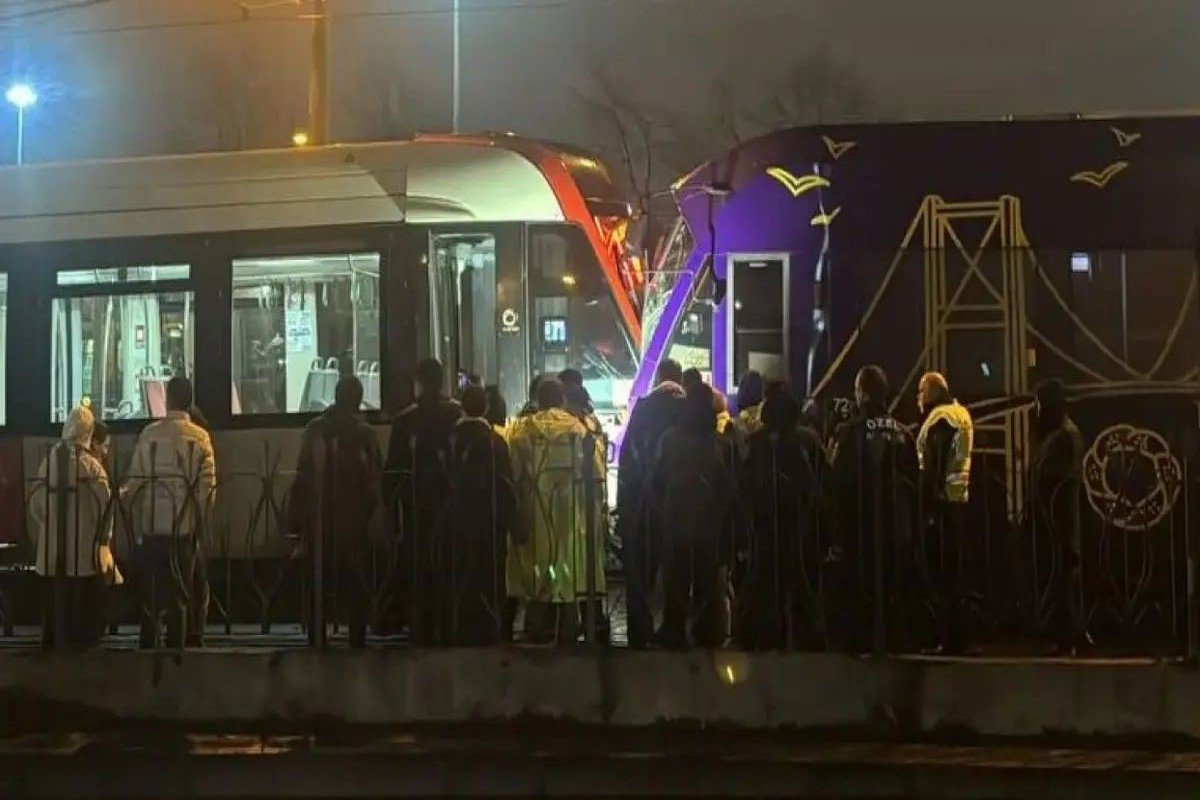 Two trams collided head-on in Istanbul, injured people reported