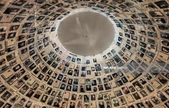 Azerbaijani journalists visit World Holocaust Remembrance Center