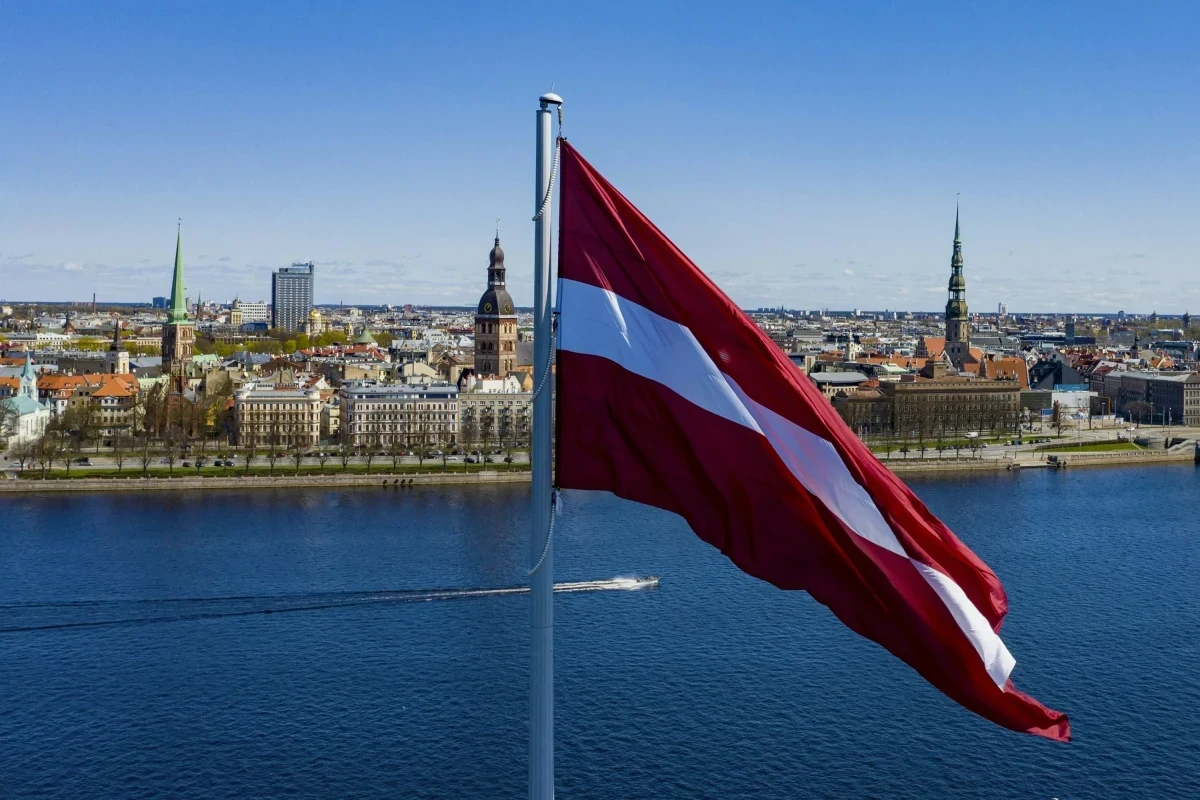 Latvia calls for EU ban on provision of maritime services to Russian vessels