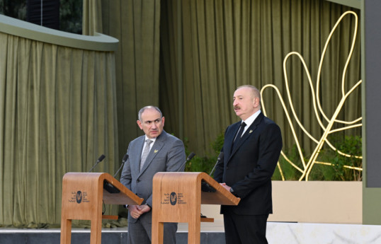Armenian Prime Minister Nikol Pashinyan, Azerbaijani President Ilham Aliyev