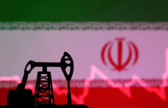 US announces new Iran oil sanctions moments after talks