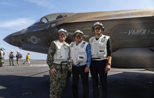 Kushner, Witkoff visited USS Abraham Lincoln carrier amid tension with Iran-PHOTO 