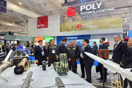 Azerbaijani delegation attends World Defense Show