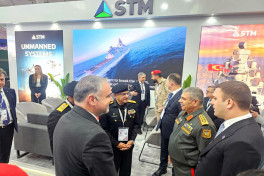Azerbaijani delegation attends World Defense Show