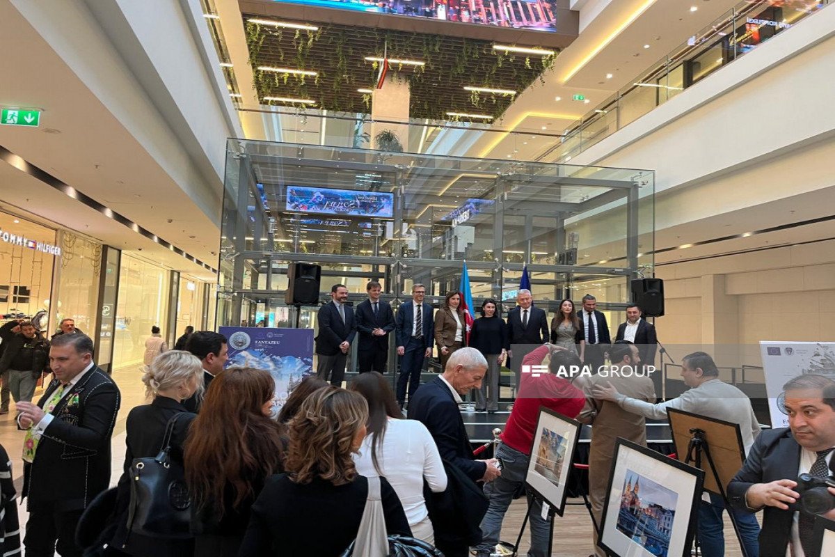 Baku hosts opening of exhibition "European Squares" - PHOTO 