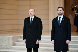 Official welcome ceremony held in Baku for Vice President of the United States