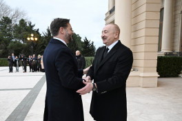 Official welcome ceremony held in Baku for Vice President of the United States