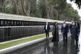 US Vice President JD Vance pays tribute to Azerbaijani martyrs in Baku
