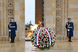 US Vice President JD Vance pays tribute to Azerbaijani martyrs in Baku