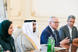 President Ilham Aliyev received delegation of Arab Parliament led by its President