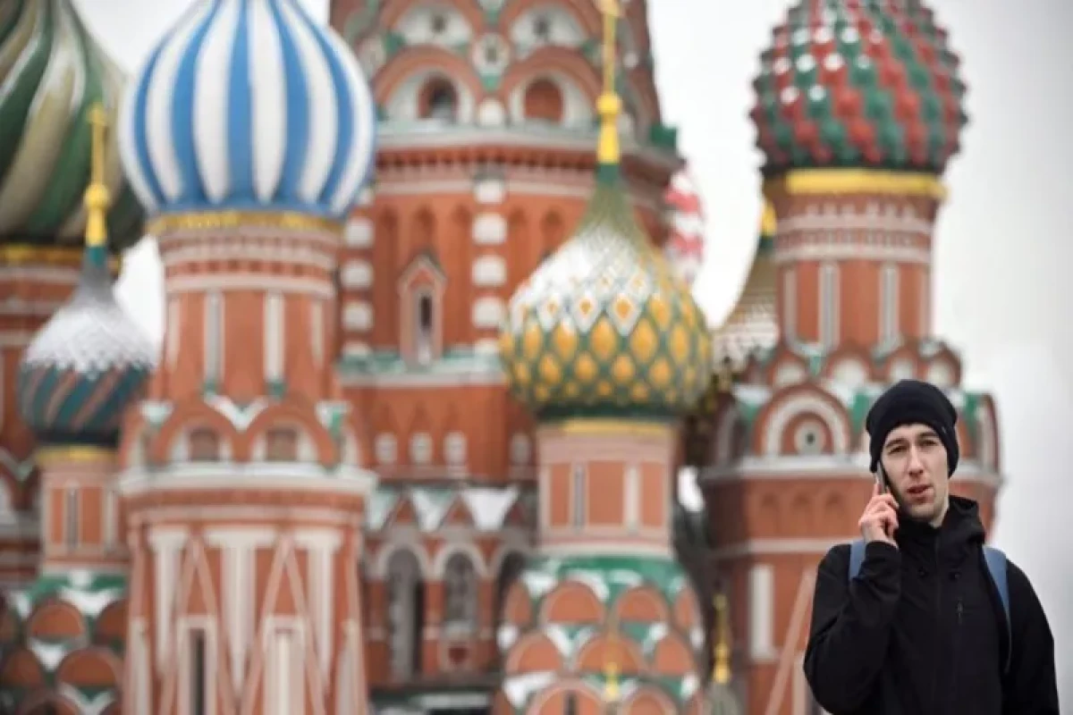 Russia orders block on WhatsApp in messaging app crackdown