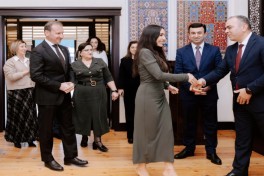 Cutting ceremony held for circular hand-woven carpet created by "Azerkhalcha" for Shusha Mosque