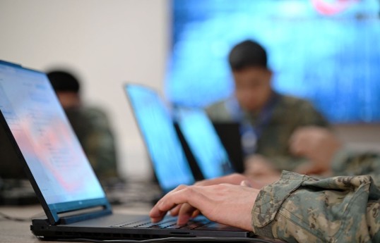 Azerbaijani and UK servicemen involved in cybersecurity training exercise