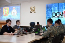 Azerbaijani and UK servicemen involved in cybersecurity training exercise