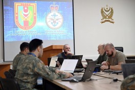 Azerbaijani and UK servicemen involved in cybersecurity training exercise