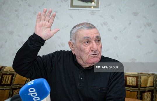 Azerbaijani poet Ashraf Veysalli