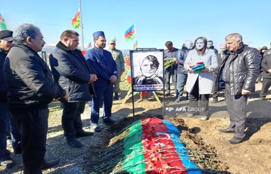 Remains of female Khojaly genocide victim laid to rest in Khojaly - PHOTO 