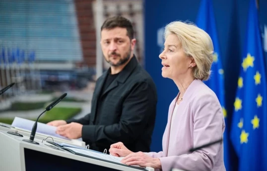 Ukrainian President Volodymyr Zelensky and European Commission President Ursula von der Leyen