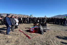 Remains of female Khojaly genocide victim laid to rest in Khojaly - PHOTO 