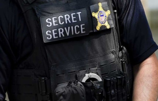 Media: US Secret Service shoots armed man attempting to enter Trump’s residence-UPDATED 