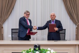 Azerbaijan signs agreements on two 25 MW solar power plants in Nakhchivan