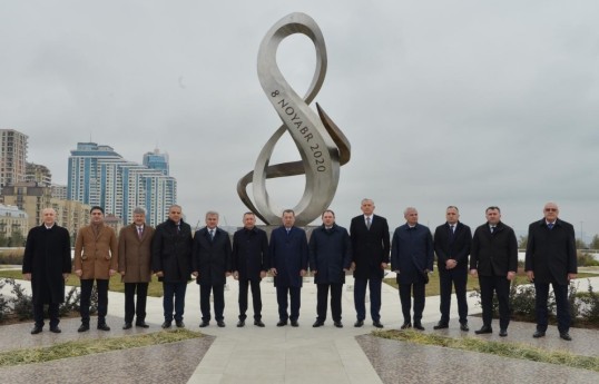 Members of Turkish and Georgian parliaments visit Alley of Honor and Victory Park
