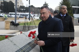 GNAT Foreign Affairs Committee chair visits Turkish Martyrs' Memorial in Baku - PHOTO 