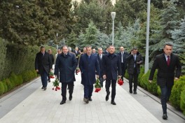 Members of Turkish and Georgian parliaments visit Alley of Honor and Victory Park