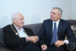 People's Poet Nariman Hasanzade presented with “Heydar Aliyev” Order