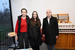 Leyla Aliyeva visits beekeeper’s family in Guba - PHOTO 