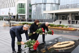 Azerbaijan’s state and government officials visit Khojaly genocide memorial
