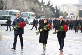 Azerbaijan’s state and government officials visit Khojaly genocide memorial