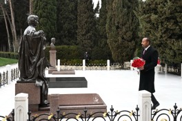 Ethiopian Prime Minister pays tribute to Heydar Aliyev at Alley of Honor
