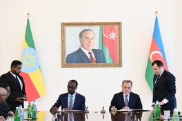 President Ilham Aliyev held expanded meeting with Ethiopian Prime Minister and several documents were signed between the two countries - UPDATED 
