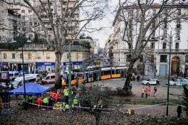 Tram derails in central Milan leaving two dead, 40 injured