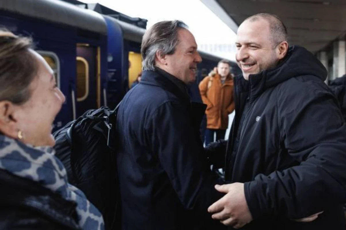Nato and European security advisers arrive in Kyiv for Ukraine war talks