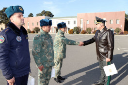 Air Force Commander and Military Prosecutor visit military units -PHOTO 