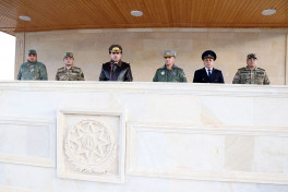 Air Force Commander and Military Prosecutor visit military units -PHOTO 
