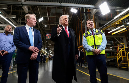 Trump advises US citizens to leave Iran, doesn't know death toll from protests