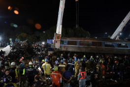 At least 32 killed after crane falls on train in Thailand