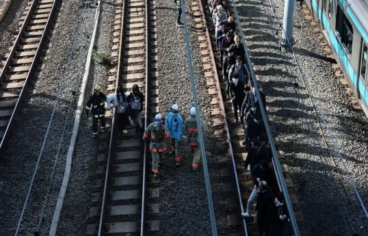 Power outage halts Tokyo commuter train lines, disrupting thousands