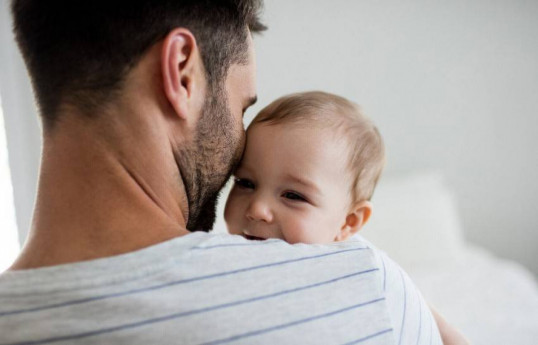 Azerbaijan grants men 14 days of paid leave for childbirth