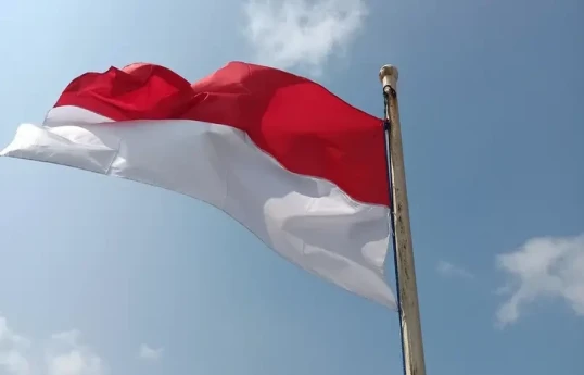 Indonesian authorities search for plane missing with 11 people on board