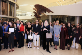 World-renowned American sculptor Carole Feuerman’s exhibition “Reborn into the Water” opens at Heydar Aliyev Center
